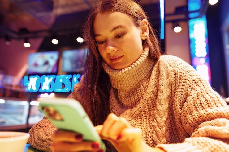 Pengguna menikmati klaim bonus secara mobile dengan mudah melalui totowin